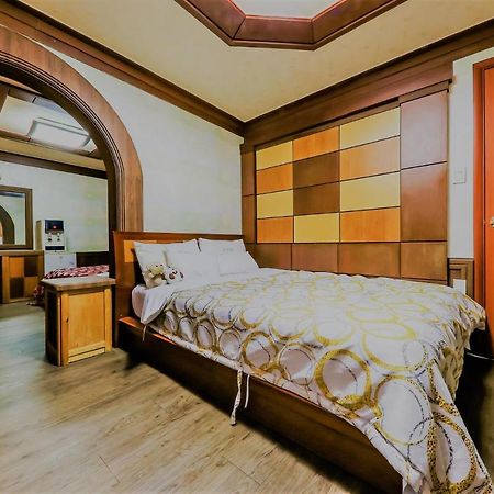 بوريونغ Pine Motel المظهر الخارجي الصورة