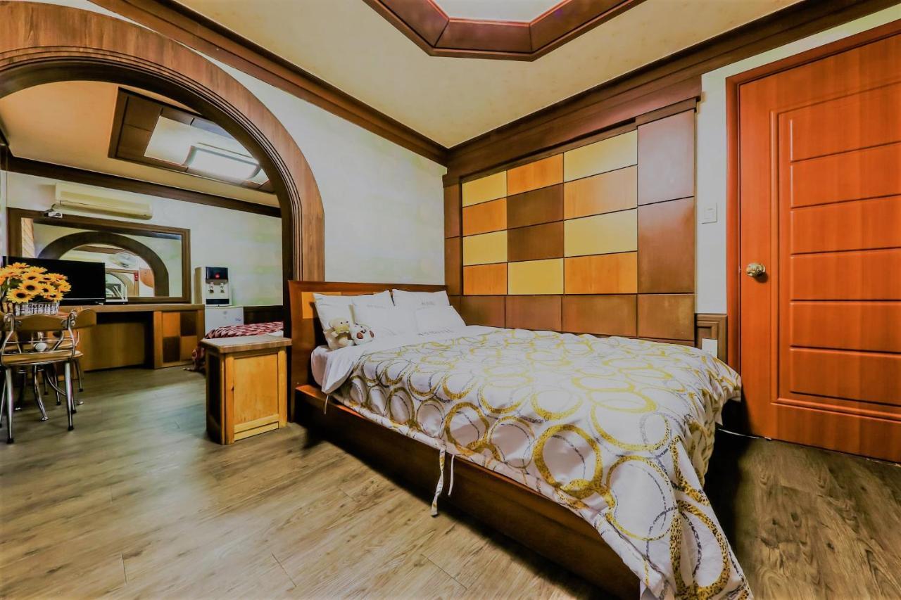 بوريونغ Pine Motel المظهر الخارجي الصورة