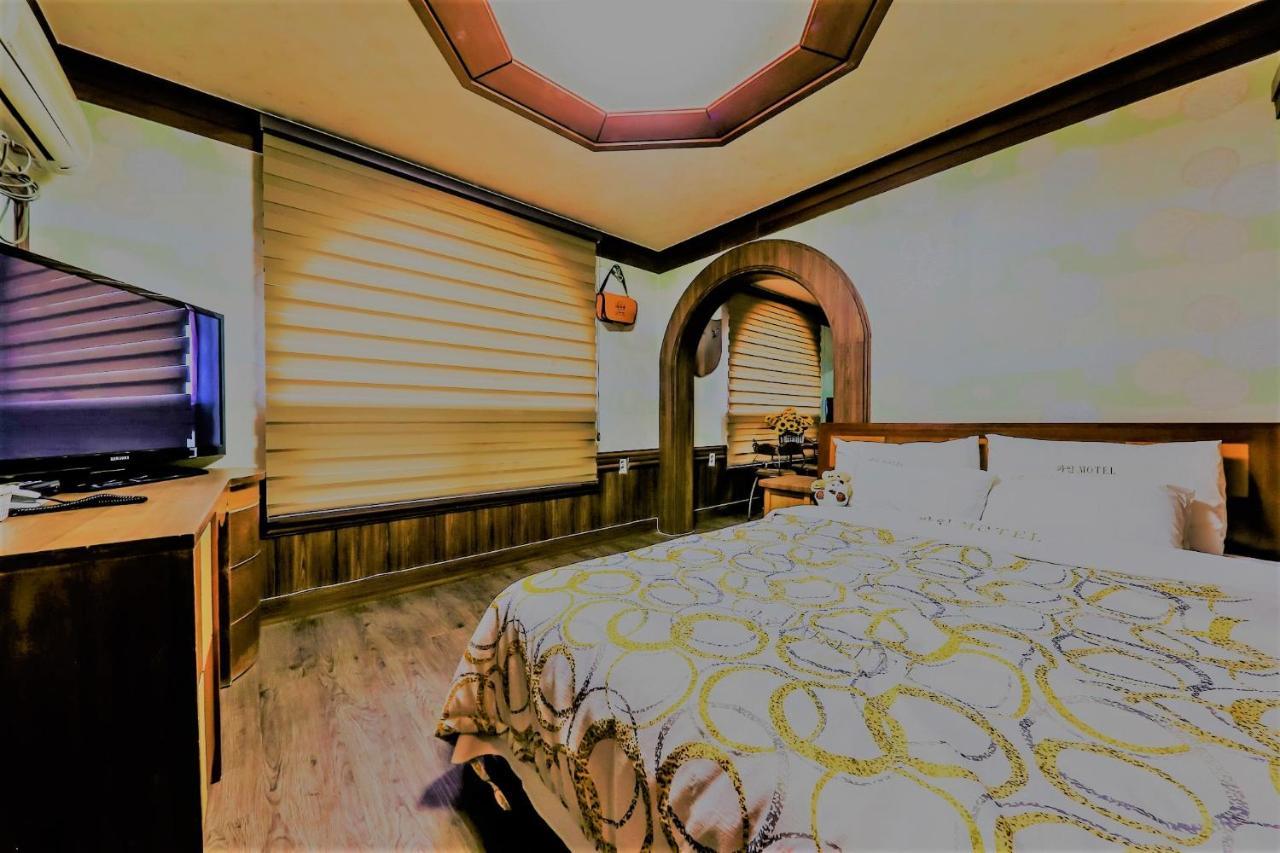 بوريونغ Pine Motel المظهر الخارجي الصورة