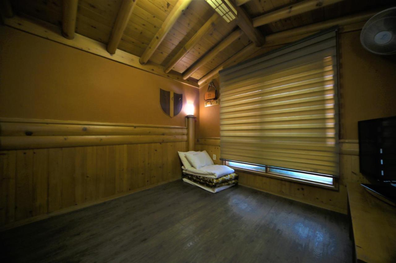 بوريونغ Pine Motel المظهر الخارجي الصورة