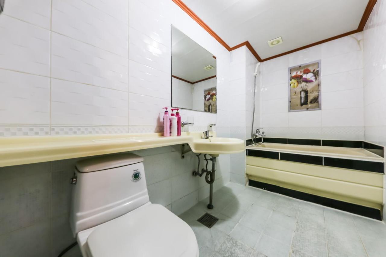 بوريونغ Pine Motel المظهر الخارجي الصورة