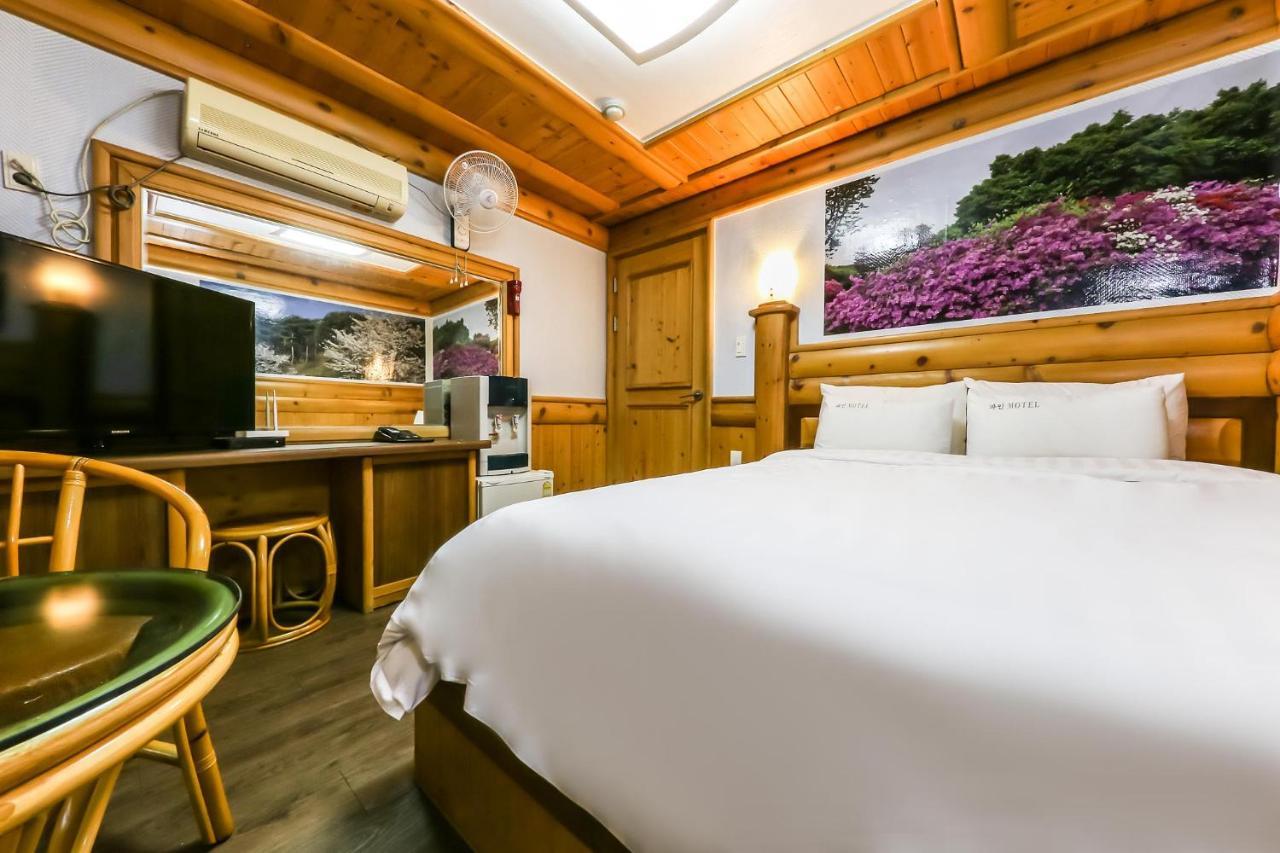 بوريونغ Pine Motel المظهر الخارجي الصورة